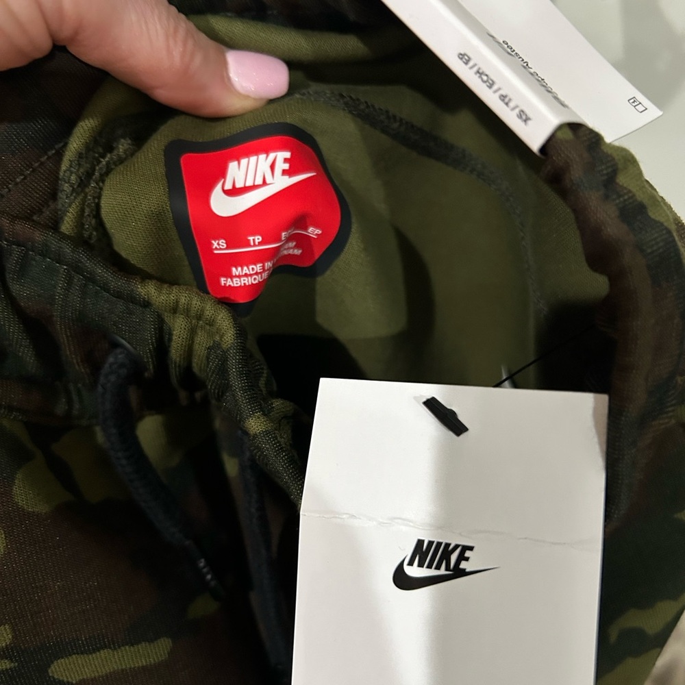 Nike tech camo jogger pants, new with tags! Youth XS - Picture 4 of 13